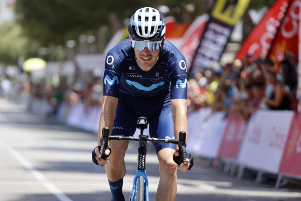 Movistar cyclist fractures his collarbone in accident during Challenge ...